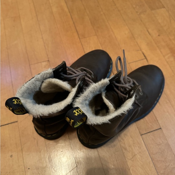 Dr. Martens Women's Serena Burnished Wyoming Chukka Boot - Picture 4 of 8